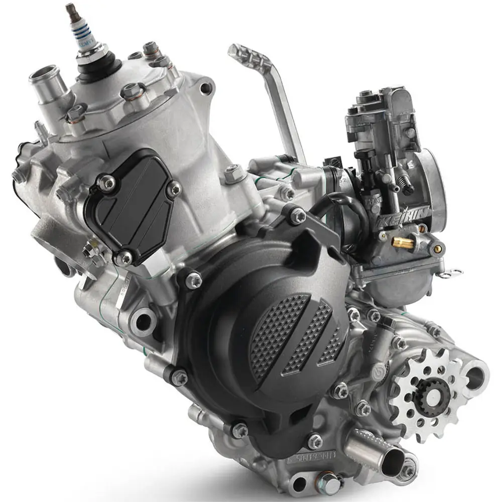 candido-engoneering-motore2 Motore moto grigio in metallo